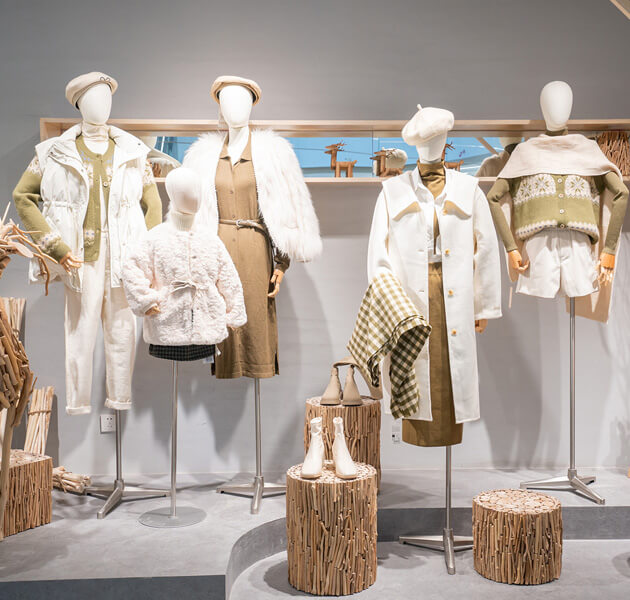 Website Retail Industries 2 Visual Merch